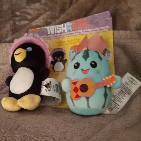 🤩🤩SOLD🤩🤩Disney Small World Wishables... Penguin and Cactus - Picture 4 of 4